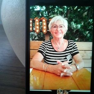 Meet your Posher, Suzanne